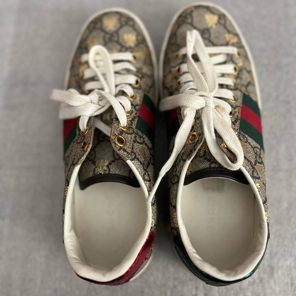 [ITL35.5/US5.5]Gucci Beige Monogram Sneakers with Red Green Accents Authentic - Picture 5 of 10